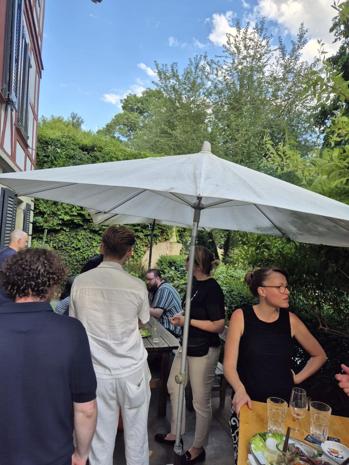 Apéro im Garten an der Aare